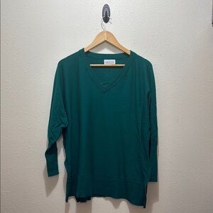 First Love Green V-Neck Sweater Lightweight Knit, Size M